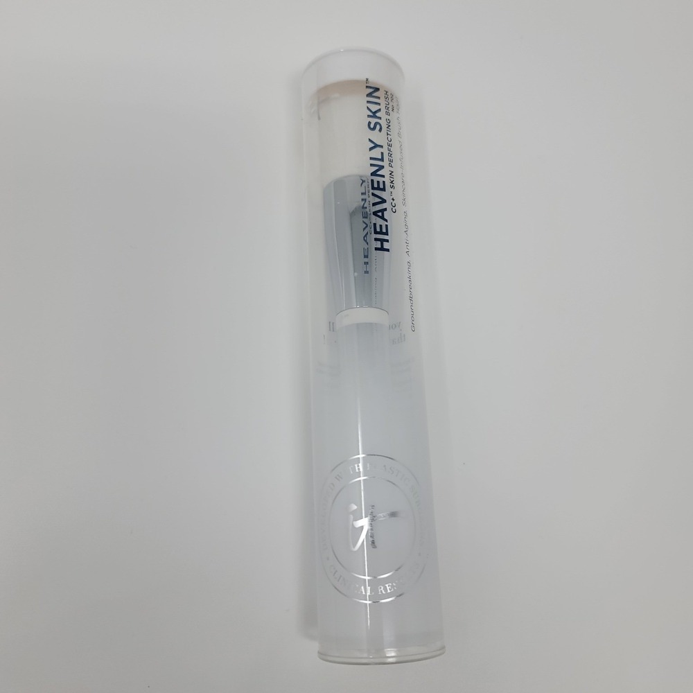 IT Cosmetics Heavenly Skin CC+ Cream Skin Perfecting Brush No 702